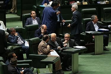 تصاویری ازجلسه پرحاشیه مجلس