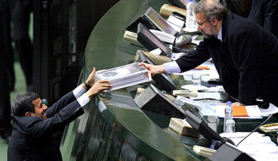 تصاویر مشکل عجیب در ساختمان مجلس