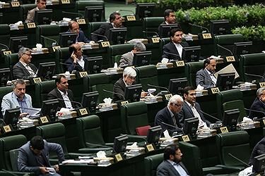 تصاویری ازجلسه پرحاشیه مجلس