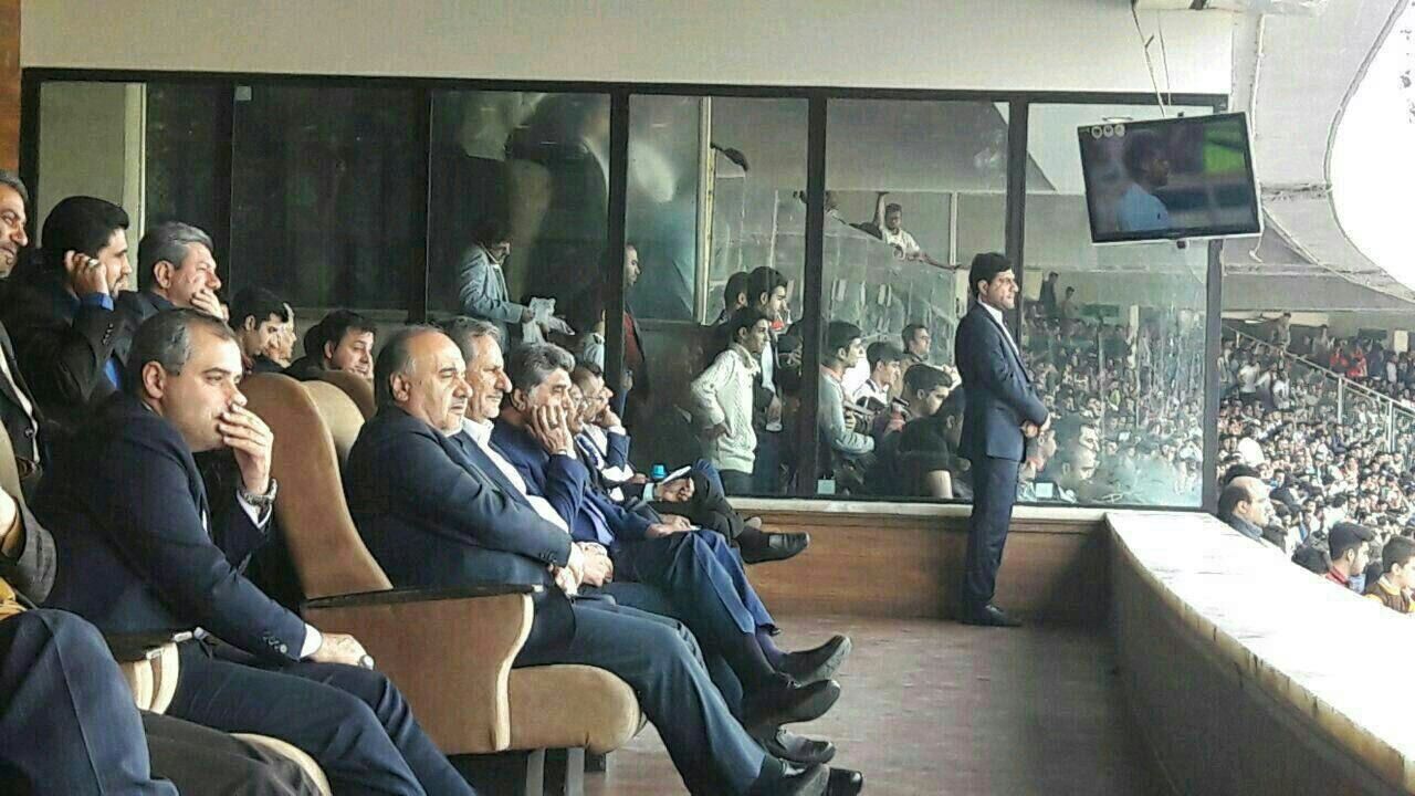 حضور جهانگیری در استادیوم آزادی/عکس
