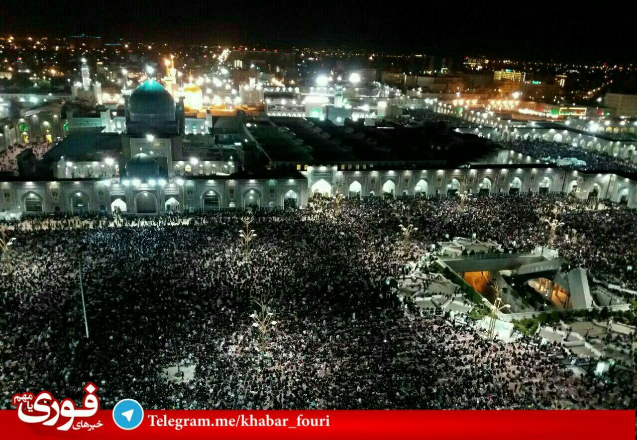 حرم رضوی در شب بیست ویکم/عکس