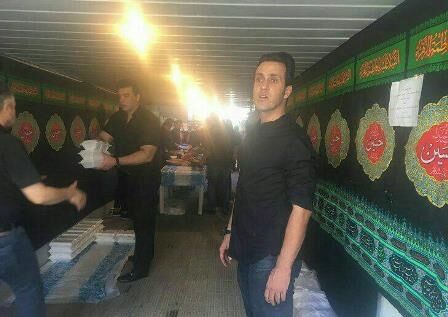 تصویری از علی کریمی در عزای حسینی