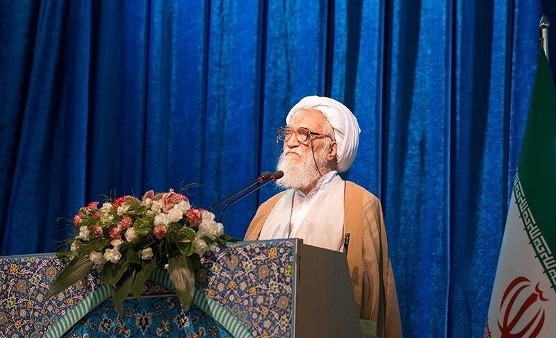 تصاویر آخرین نماز جمعه سال ۹۵