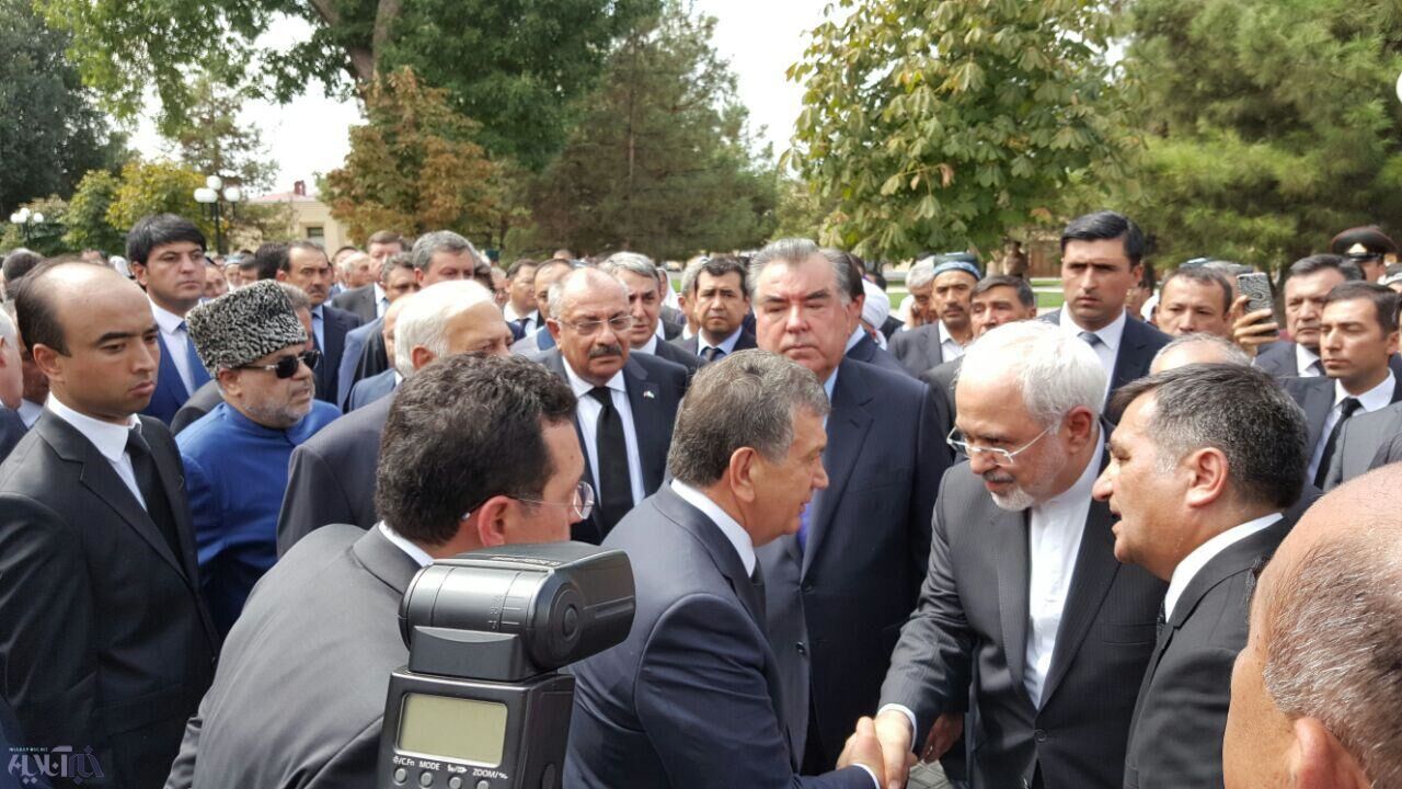 ظریف در خاکسپاری کریم‌اف/عکس