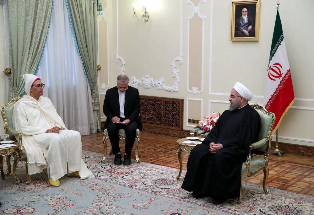 لباس متفاوت سفیر مغرب در دیدار با روحانی/عکس