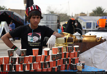 آماد سازی غذای زائرین اربعین در کربلا/تصاویر