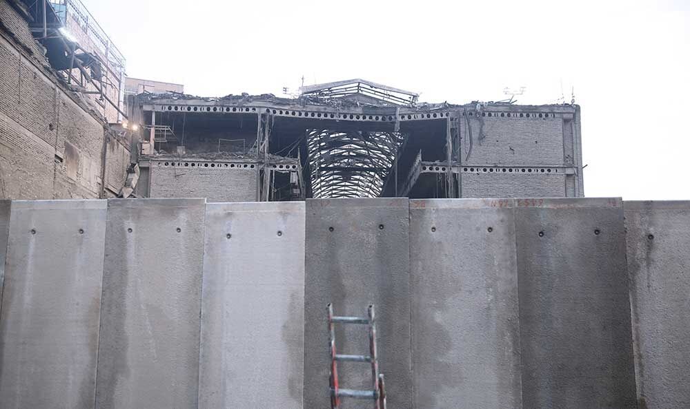 دیوارکشی محوطه پلاسکو/تصاویر