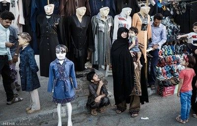 بازار شلوغ افغان ها در مشهد/تصاویر