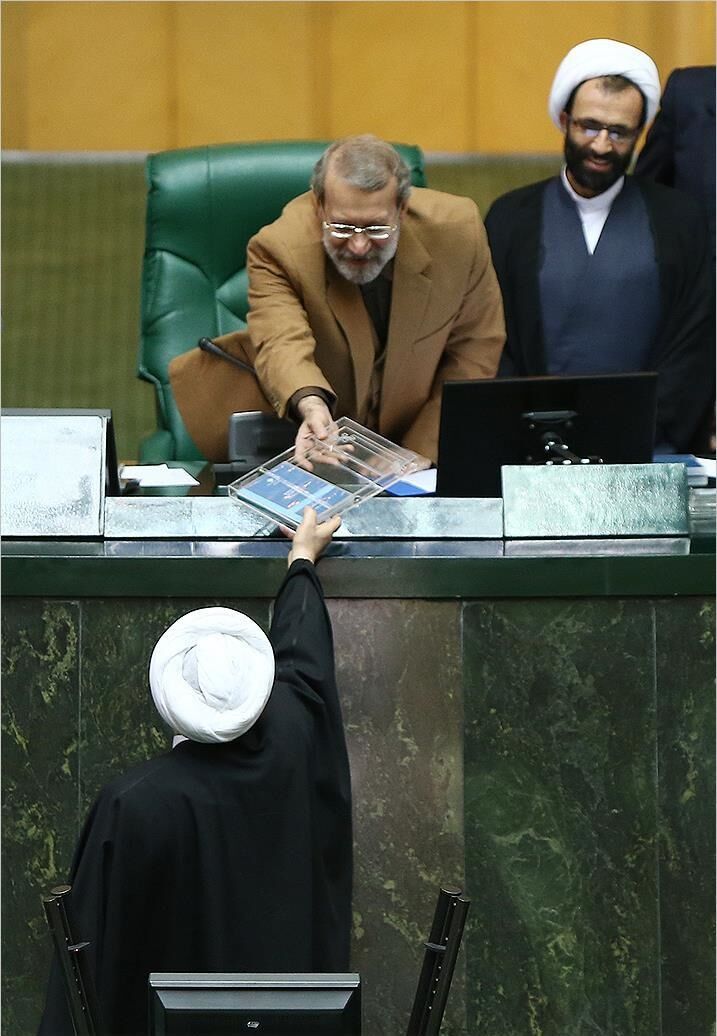 تصاویر تقدیم لایحه بودجه ۹۶ به مجلس