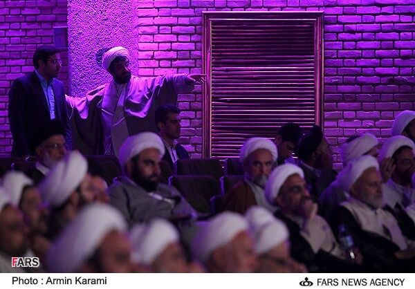 دیدار روحانی با روحانیون/تصاویر
