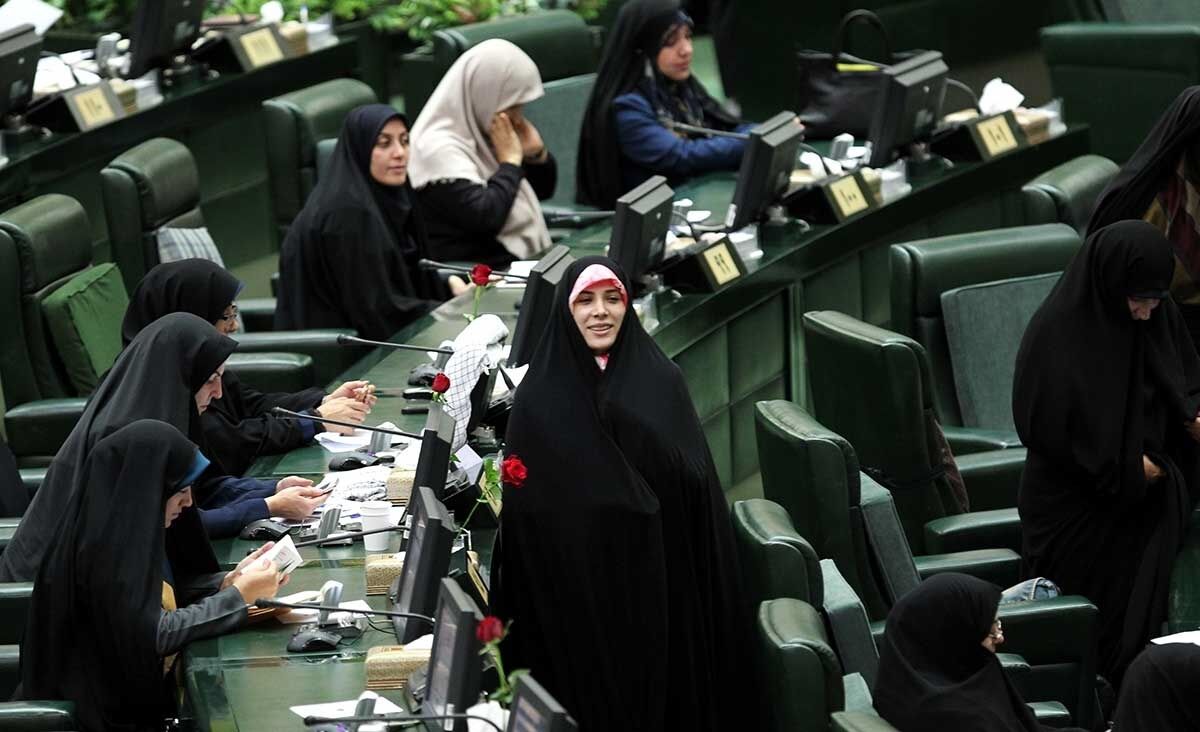 روبوسی مجلسی‌ها/تصاویر