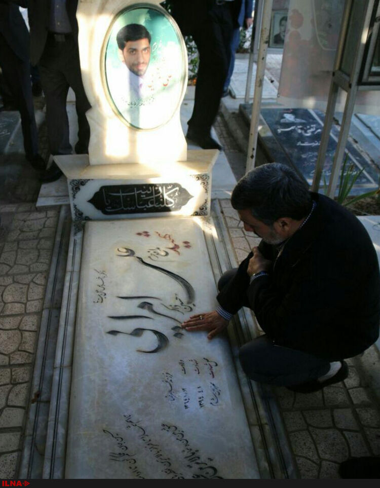 احمدی‌نژاد در مرقد امام/تصاویر