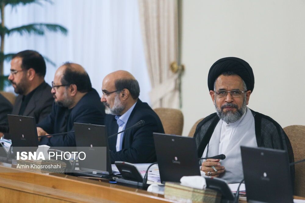 جلسه هیات دولت با حضور وزرای جدید