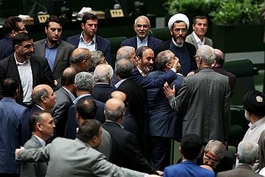 تصاویری ازجلسه پرحاشیه مجلس
