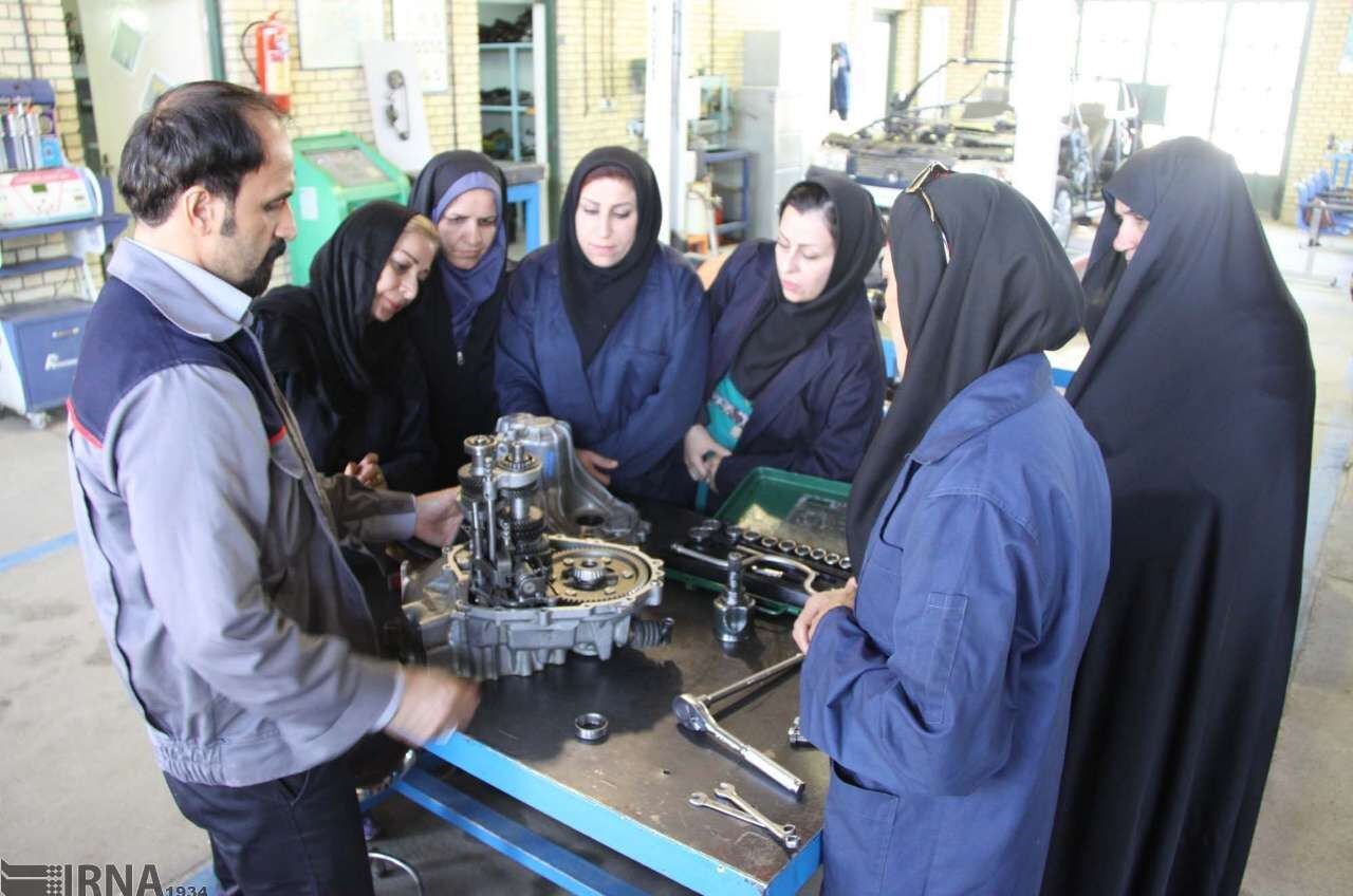 زنان مکانیک در راهند /تصاویر