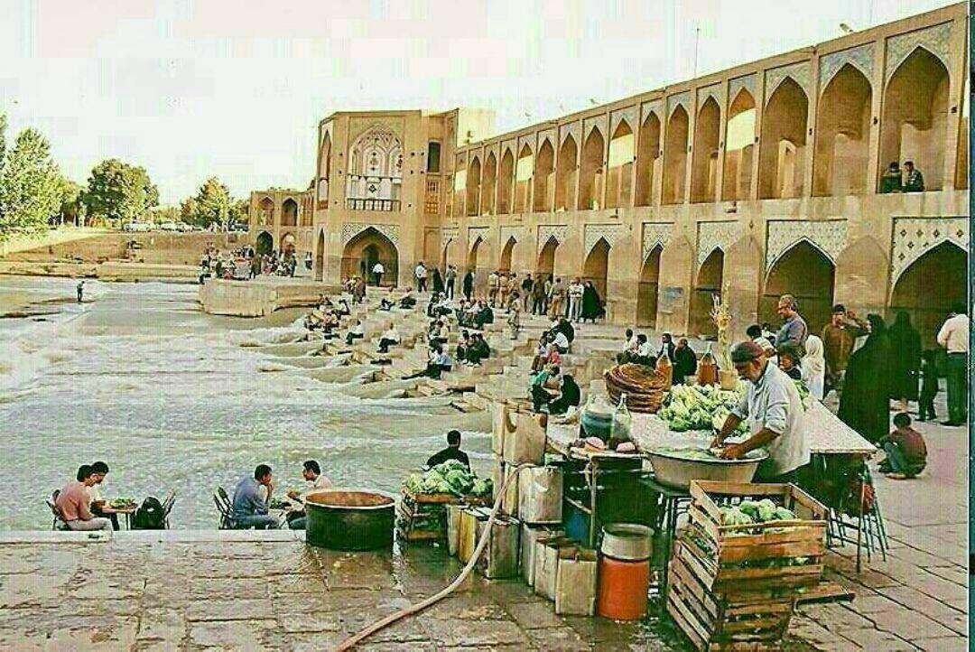 تصویری قدیمی از زاینده رود