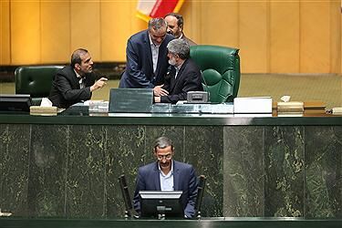 تصاویری ازجلسه پرحاشیه مجلس
