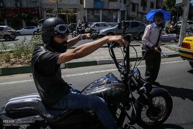 ظاهر عجیب موتورسواران در تهران!/تصاویر