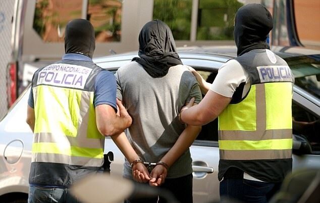 دستگیری3مظنون وابسته به داعش/تصاویر