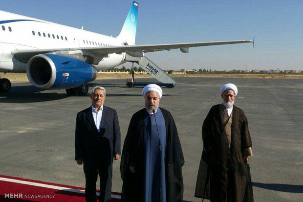 ورود رئیس جمهور به همدان/عکس
