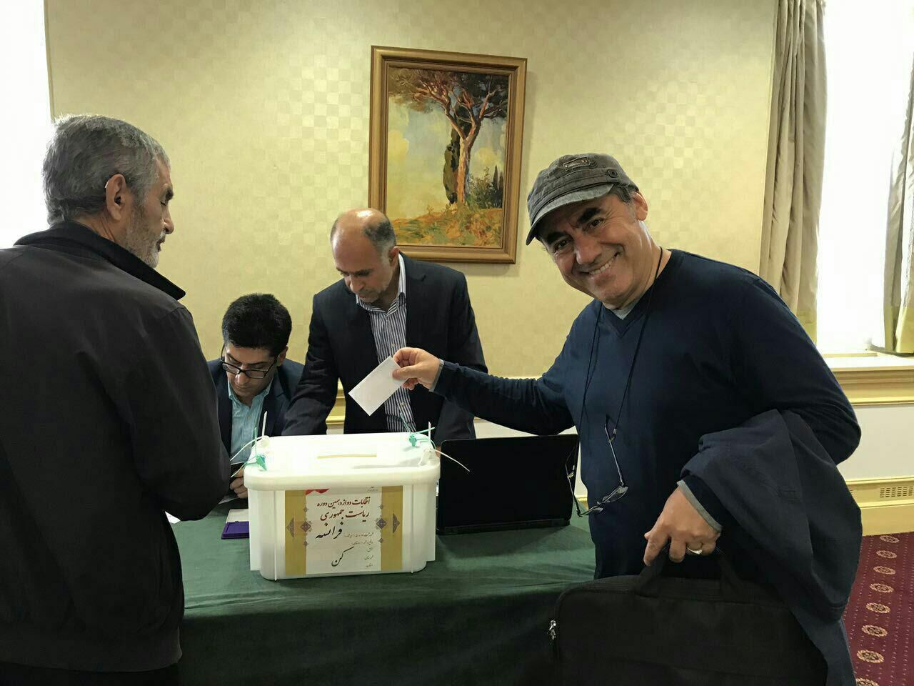 کمال تبریزی در هتل کارلتون کن رای داد/عکس