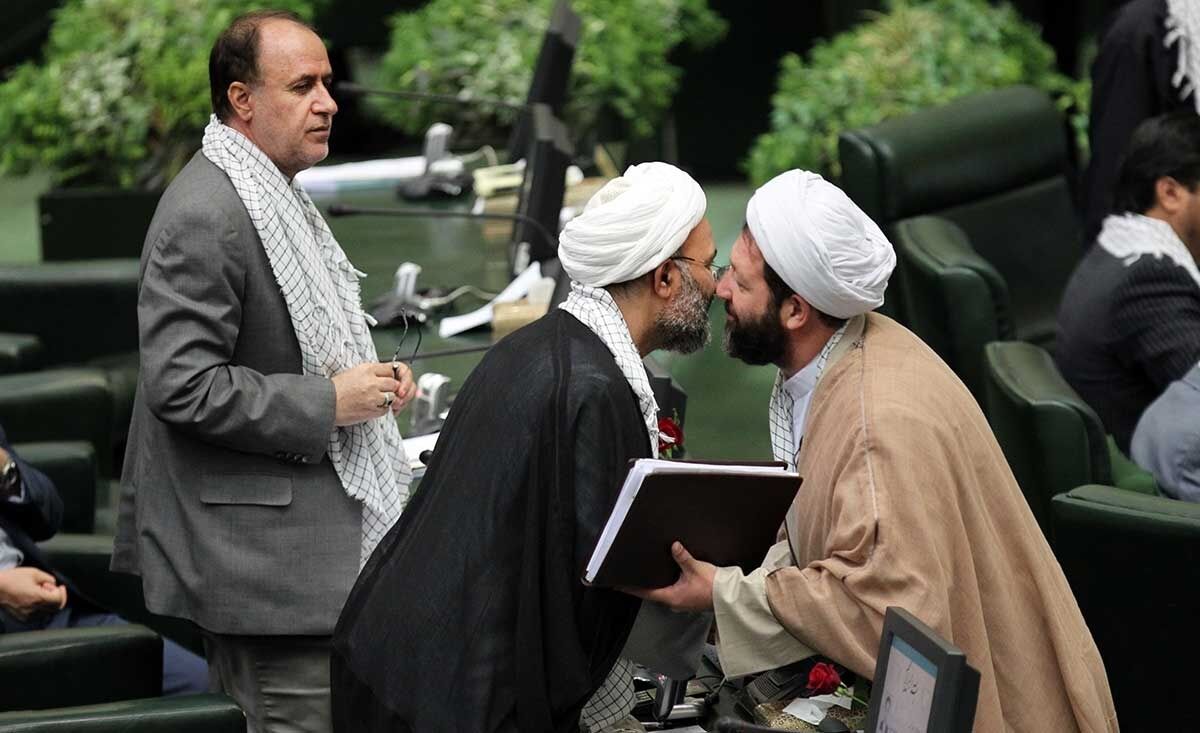 روبوسی مجلسی‌ها/تصاویر