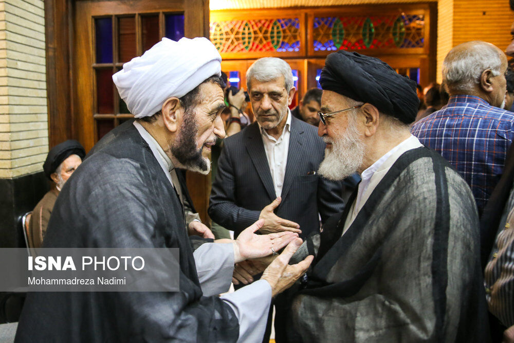 چهره‌های سیاسی در ختم آیت‌الله مروارید/تصاویر