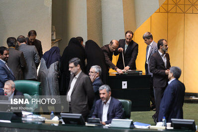 ازاین صندوق‎ها16وزیر بیرون آمدند/تصاویر