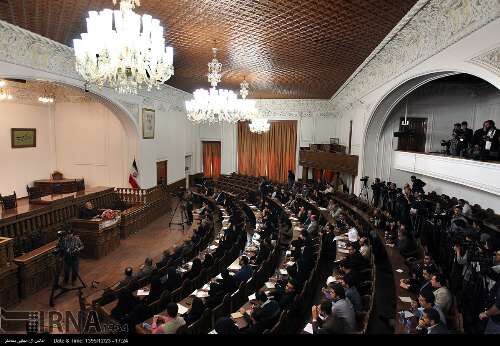 نشست خبری رئیس مجلس/تصاویر