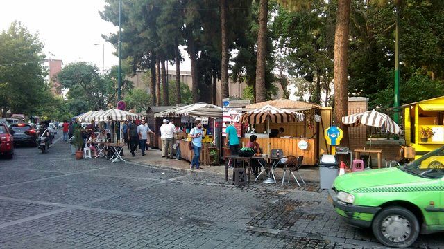 خیابان سی‌تیر با کافه‌های‌سیار جان‌گرفت/تصاویر