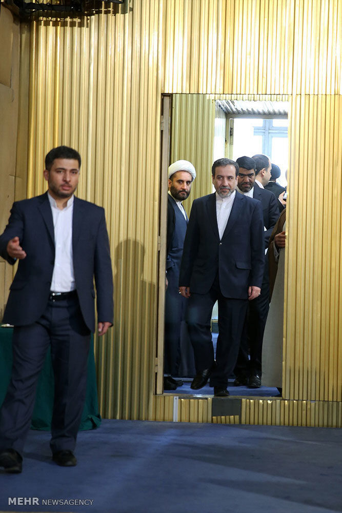 عراقچی در مجلس خبرگان /تصاویر