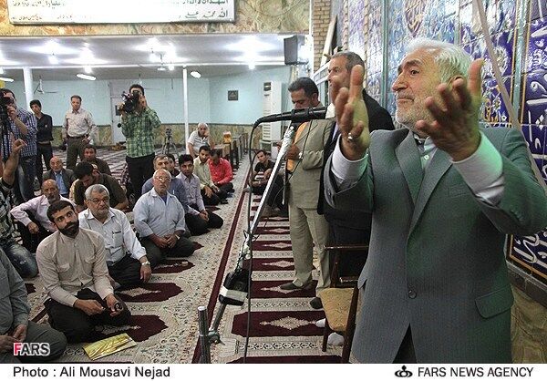 ژست جالب غرضی در اهواز!/ عکس