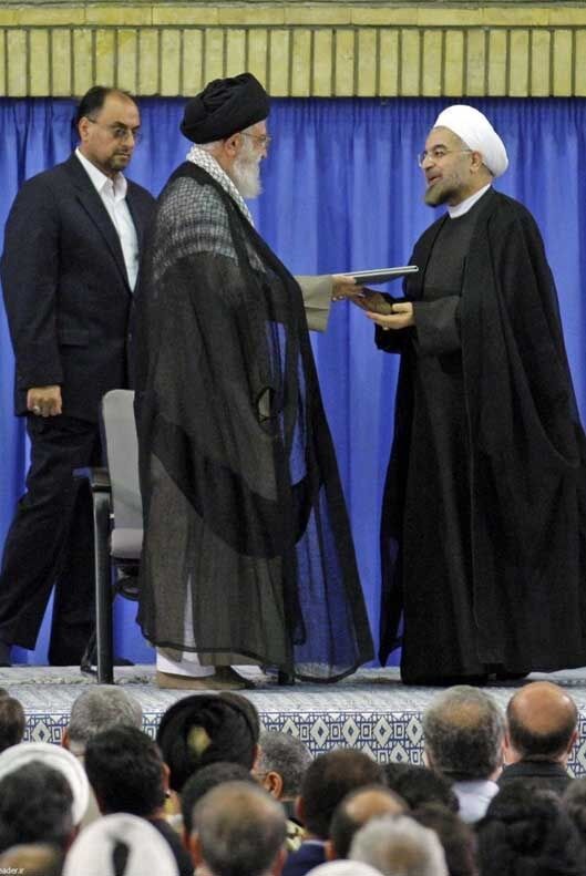 تصاویرتنفیذحکم‌ریاست‌جمهوری‌روحانی
