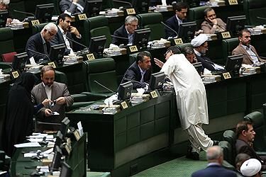 تصاویری ازجلسه پرحاشیه مجلس